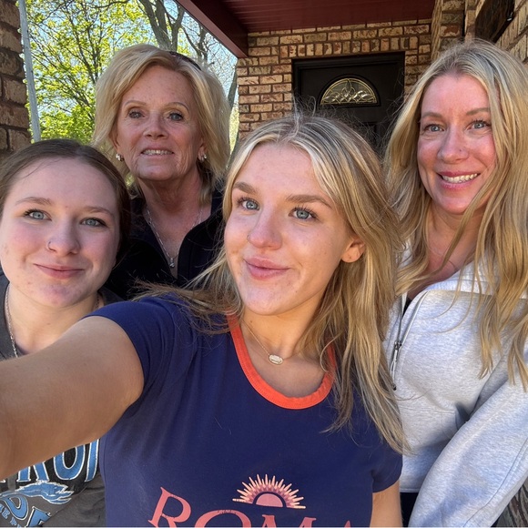 Meet your Posher, Jen - Picture 7 of 10